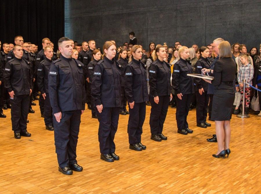 Uroczyste ślubowanie nowo przyjętych policjantów