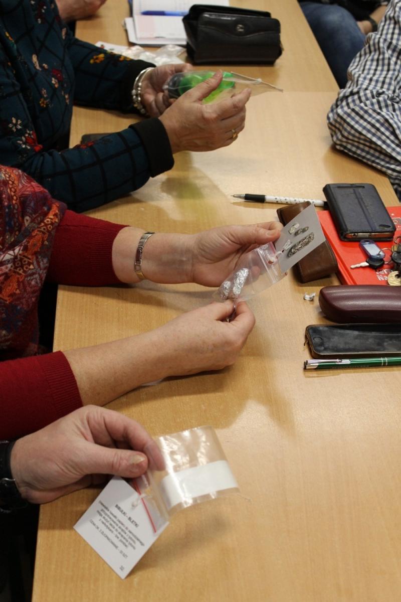 Suscy stróże prawa uczą, czym są narkotyki