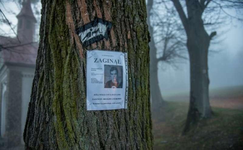 19-letni Maks nie żyje. Jego ciało znaleziono w lesie, obok leżał pistolet