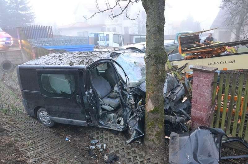 Wypadek busa w Makowie. Są ranni