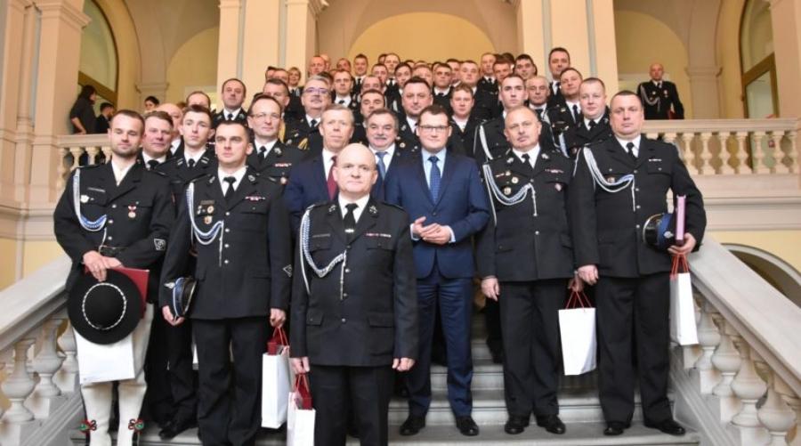 Strażacy ochotnicy uhonorowani za sierpniową akcję w Tatrach