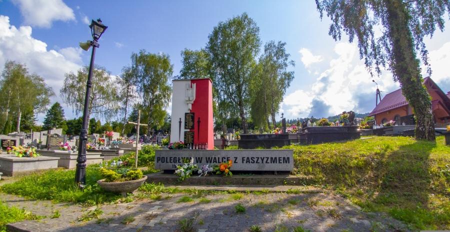 Potrzebne są stare zdjęcia cmentarza żołnierzy polskich w Suchej