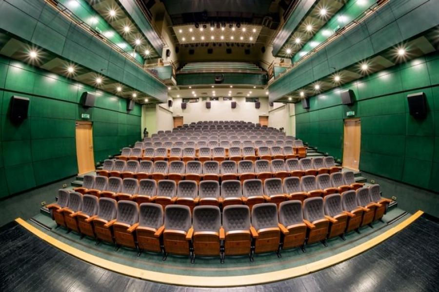 Wirtualnie do muzeum i teatru
