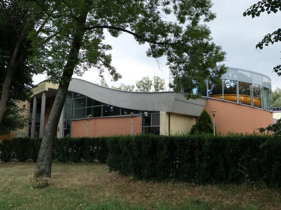 Basen do likwidacji? Starosta twierdzi, że to tylko przerwa w działalności