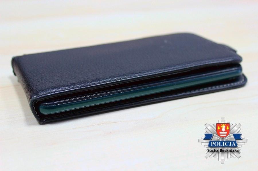 Znalazł telefon oddał policjantom