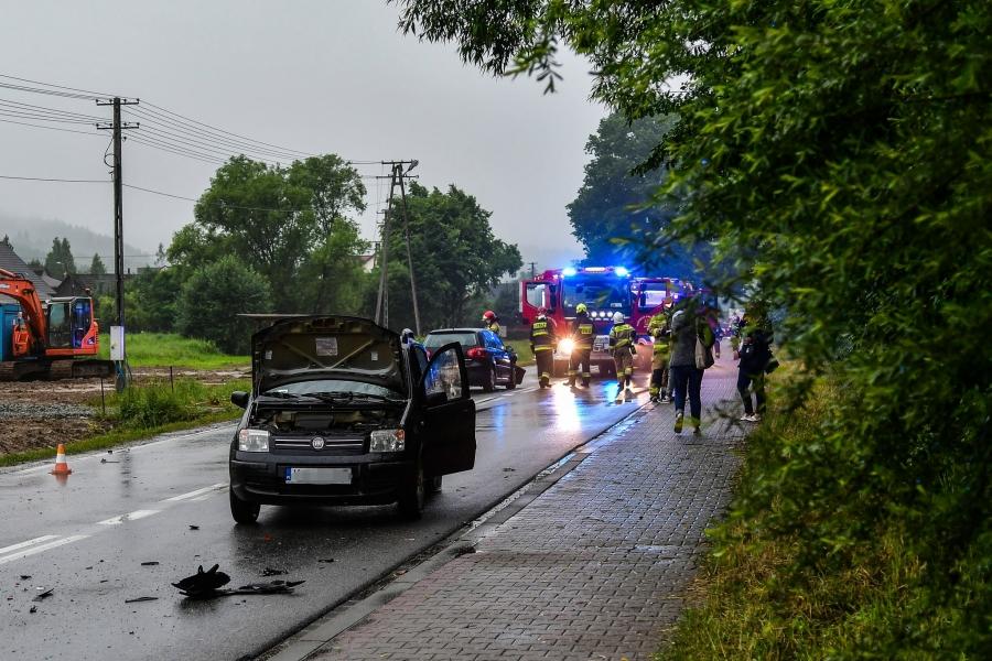 Karambol w Budzowie, dwie osoby w szpitalu
