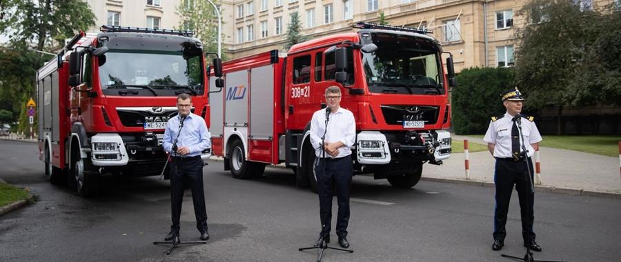 „Bitwa o wozy” – MSWiA sfinansuje wozy strażackie dla gmin o najwyższej frekwencji wyborczej