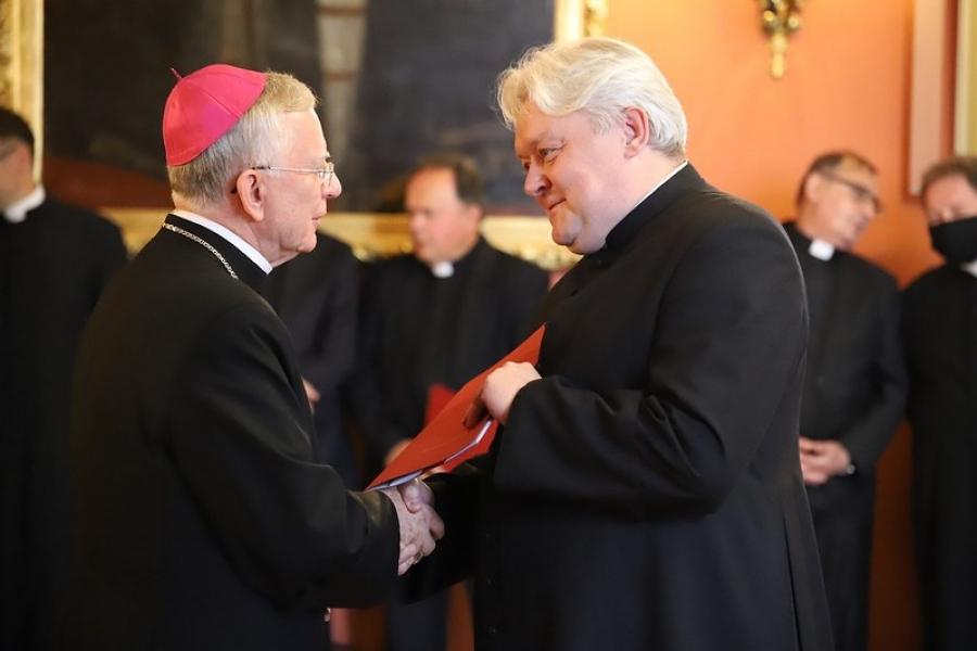 Nowi kapłani w parafiach powiatu