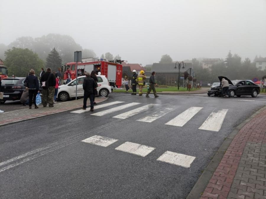 Zawoja. Kolizja z udziałem trzech samochodów i motoroweru