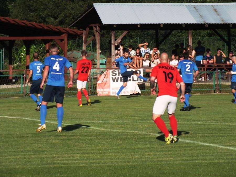 Piłkarski weekend: Wszystkie ligi grają! Podwójne derby w B-klasie, czyli Lachy-Huragan i Świt-Dąb.