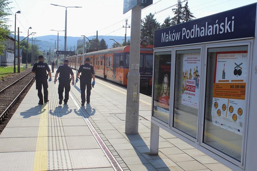 Służby sprawdzą, czy pasażerowie w pociągach przestrzegają zasad w czasie epidemii