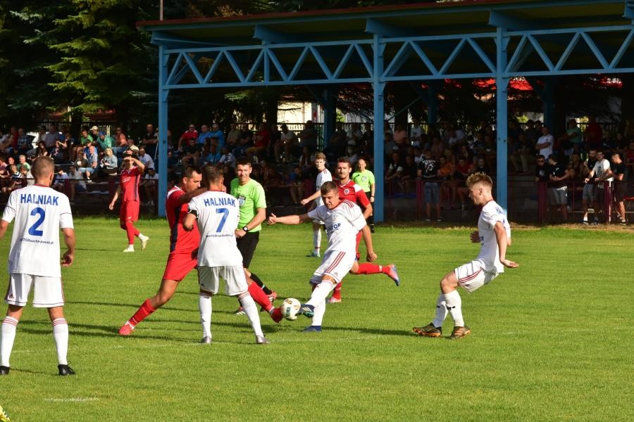 Piłkarski weekend: Jordan prowadził 3:0 i przegrał, Babia Góra zatrzymana w Libiążu, ósemka Huraganu, czwórka Jałowca