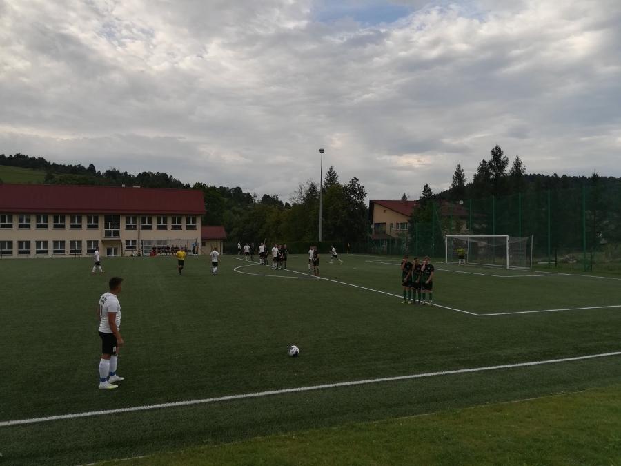 89 minut sportu, minuta awantury spod remizy / Lachy Lachowice – Dąb Sidzina 1:0