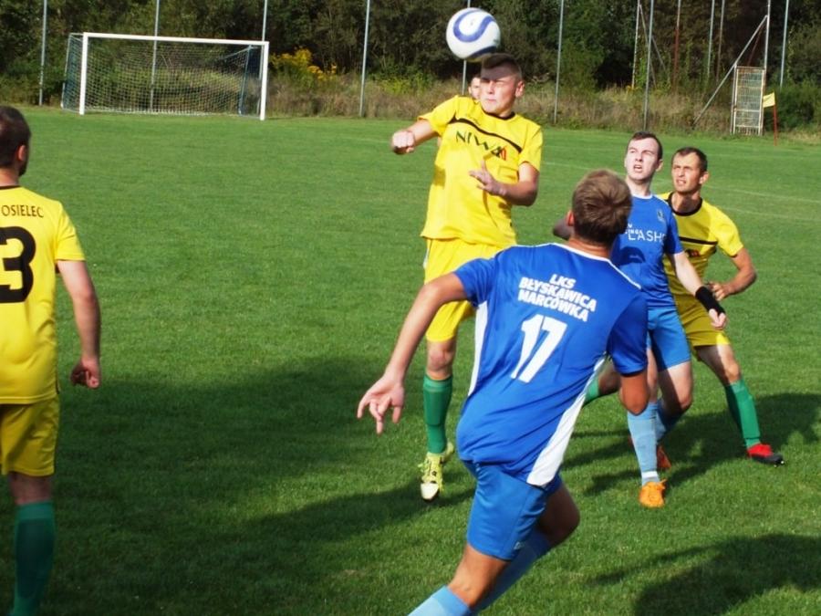 Piękne gole były ozdobą / Świt Osielec – Błyskawica Marcówka 1:1