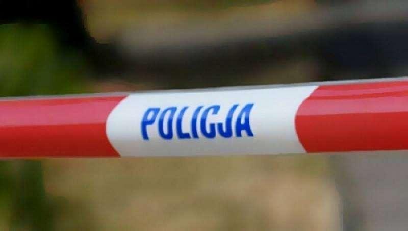 Bryła lodu uderzyła w samochód. Mogło dojść do nieszczęścia