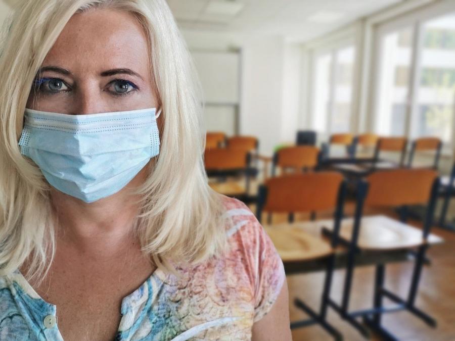 Po wykryciu koronawirusa u uczennicy i nauczycielki zdalne nauczanie w dwóch suskich szkołach