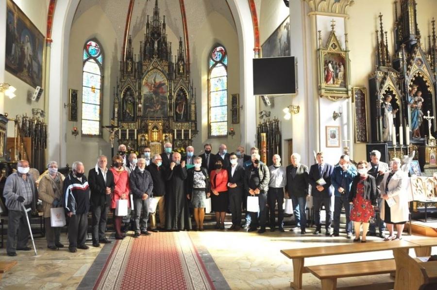 Rzeźbili św. Michała Archanioła. Wernisaż jakiego na tym konkursie jeszcze nie było