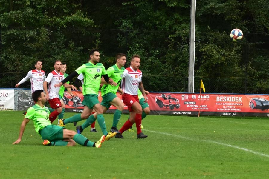 Piłkarski weekend: Tempo, Babia Góra i Garbarz, tak Garbarz, punktują rywali, Naroże Wadowic nie zdobyło, Bystra strzela 11 goli, a Jordan inkasuje osiem ciosów w Szczawnicy