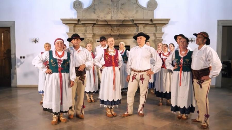 Folklor i kultura Podbabigórza ma się dobrze. Choć z konieczności prezentowała się w sieci