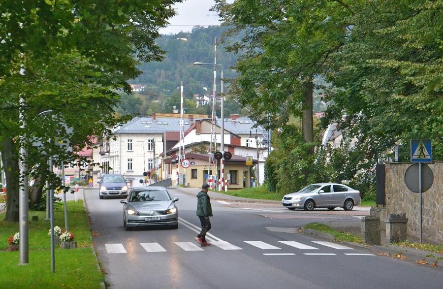 W Suchej Beskidzkiej doświetlą przejścia dla pieszych. Wiadomo już które