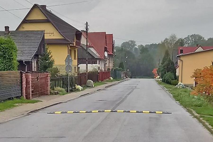 Rzucili piratom drogowym próg pod koła