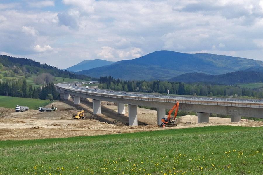 Siedem firm pali się do dokończenia budowy brakującego fragmentu nowej zakopianki