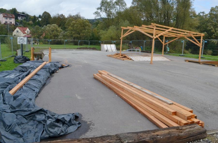 Suski skatepark nabiera kształtów