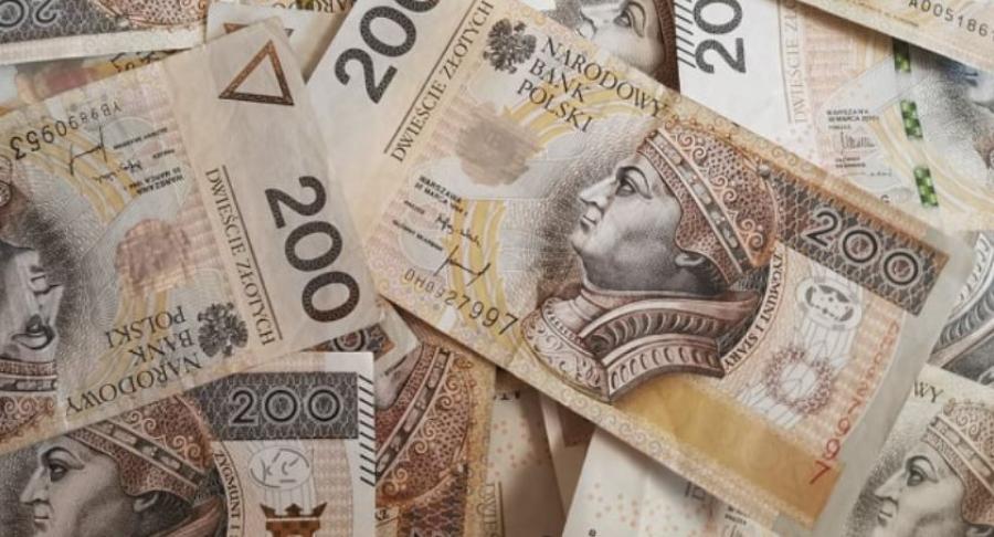 Szansa na wyrównanie obniżonego zasiłku. Kto może liczyć na dodatkowe środki?
