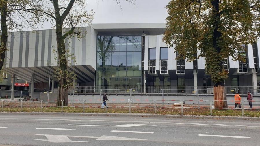 Duży może więcej. Nowoczesna Biblioteka Suska wchłonie swoją filię