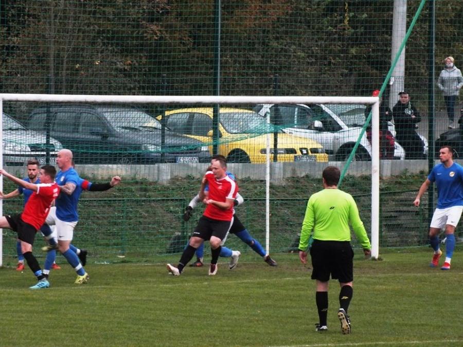 Koniec meczu nie bywa wybawieniem / Naroże Juszczyn - Żuraw Krzeszów 2:2