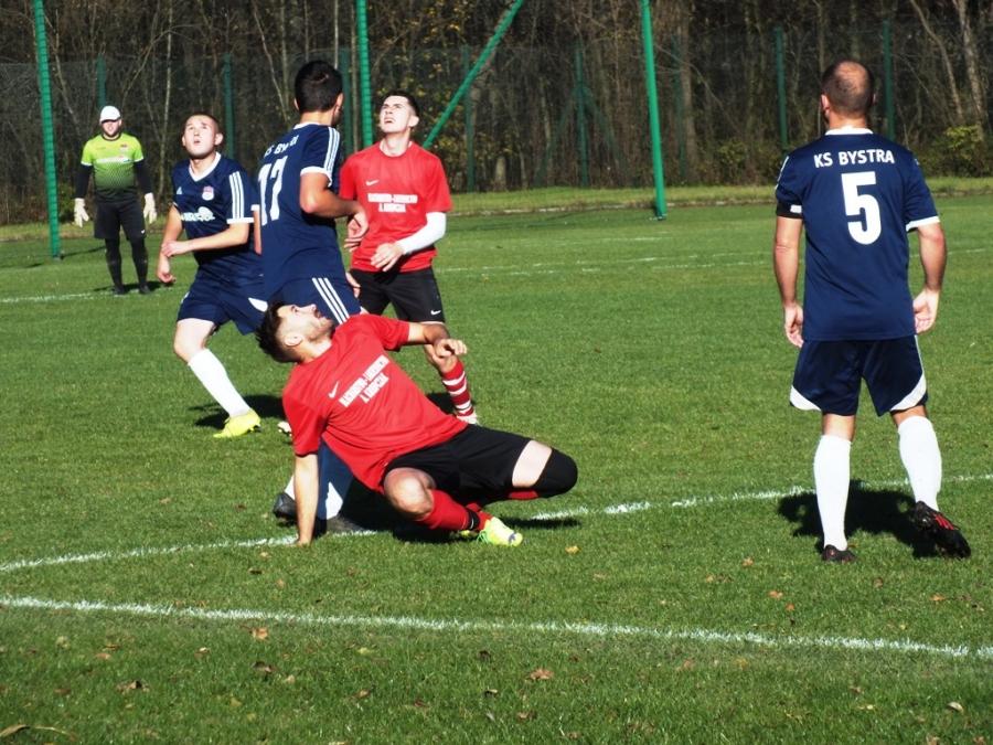 Piłkarski weekend: Grom wiceliderem, Halniak grał do końca, koncertowa pierwsza połowa Jałowca, Żuraw nie polatał w Sułkowicach-Bolęcinie oj nie polatał