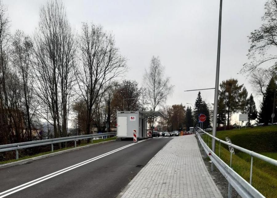W mobilnym punkcie pobierania wymazu są... pustki