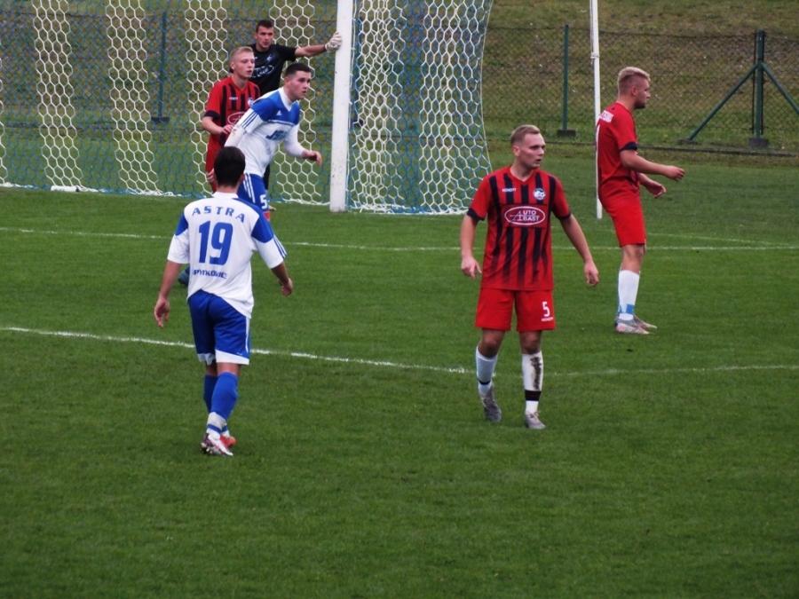 Piłkarski weekend: Koniec rundy z mocnymi akcentami, czyli Jałowiec kontra Naroża i piekielnie ważny mecz BCS Zawoja - Astra Spytkowice