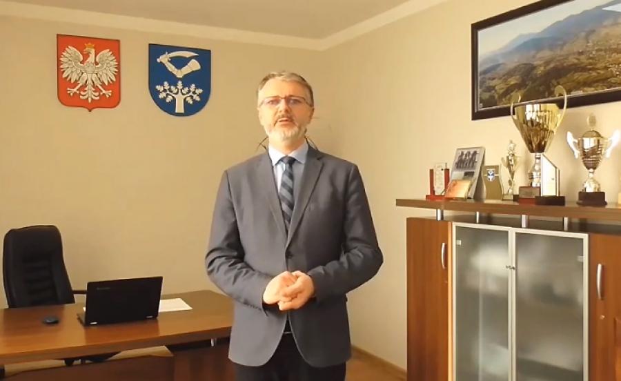 Wójt przyznał stypendia, a gratulacje przekazał 