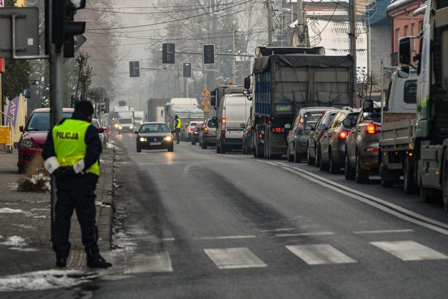 Po wczorajszym koszmarze: Drogowcy się tłumaczą i zapowiadają... kolejne utrudnienia