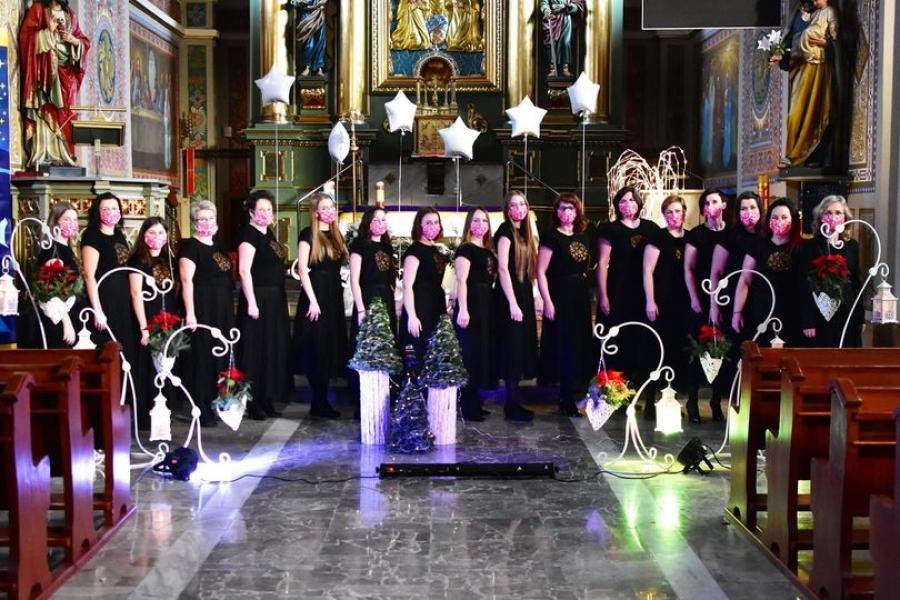 Ćwiczyły on-line, by dać wspaniały koncert (wideo)