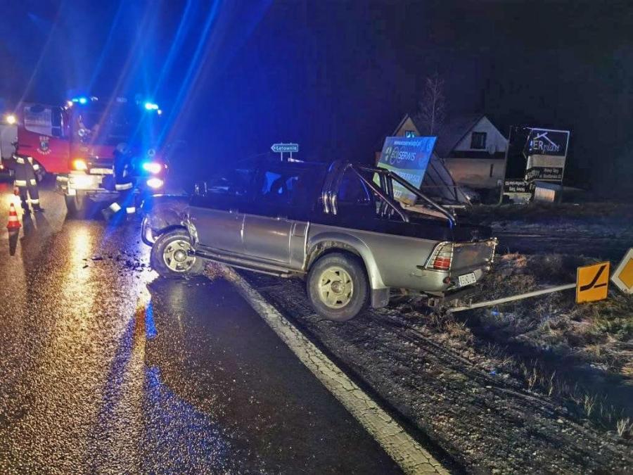 Wieczorna kraksa w Naprawie. Dwa auta uszkodzone