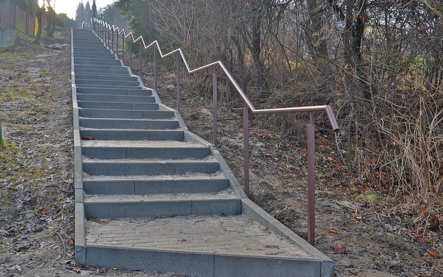 Sucha: Przebudowano część schodów terenowych