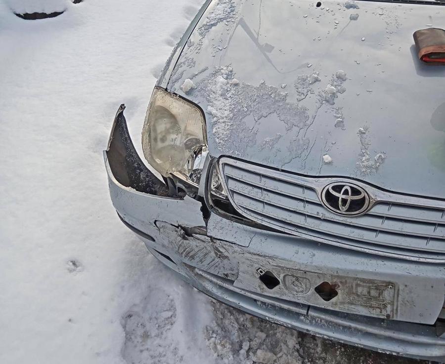 Toyotą w naczepę ciężarówki