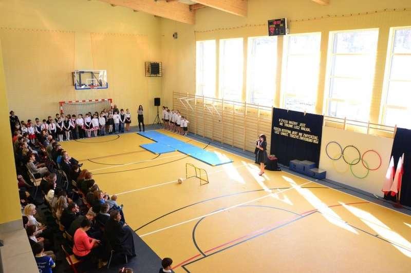 Hala sportowa przy Szkole Podstawowej im. Jana Pawła II w Żarnówce otwarta!