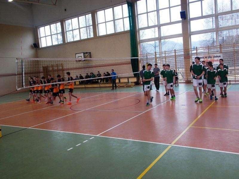 Dwie szkoły zagrają w finale wojewódzkim w siatkę!