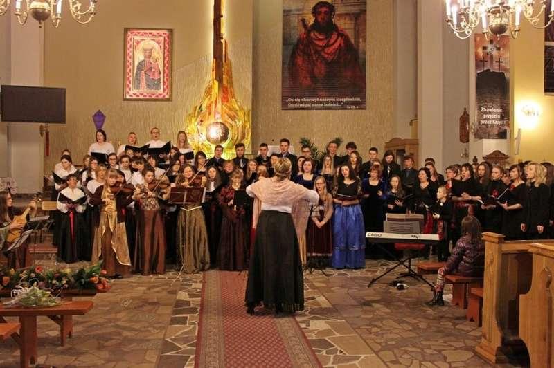 Koncert Pieśni Wielkopostnych w Toporzysku