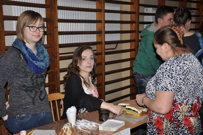 Kiermasz wielkanocny - Pomagamy pani Madzi Olejniczak