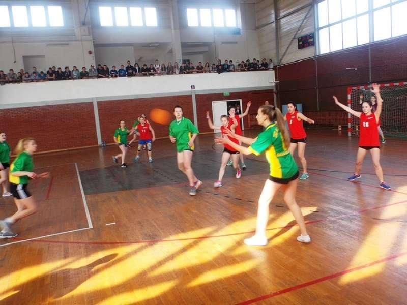 W szczypiorniaka najlepiej grają w suskim Ogólniaku