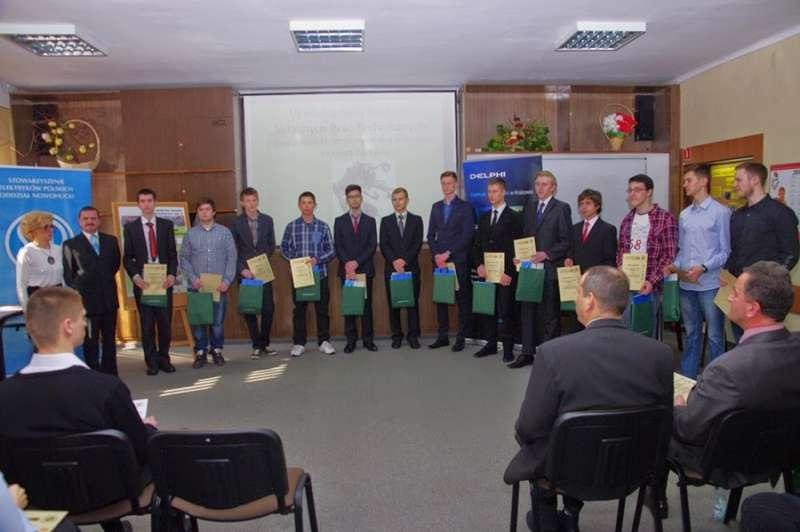 Zdolni absolwenci z „Goetla”.