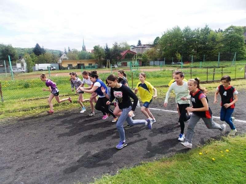 Podstawówki sprawdziły się w lekkoatletycznym czwórboju