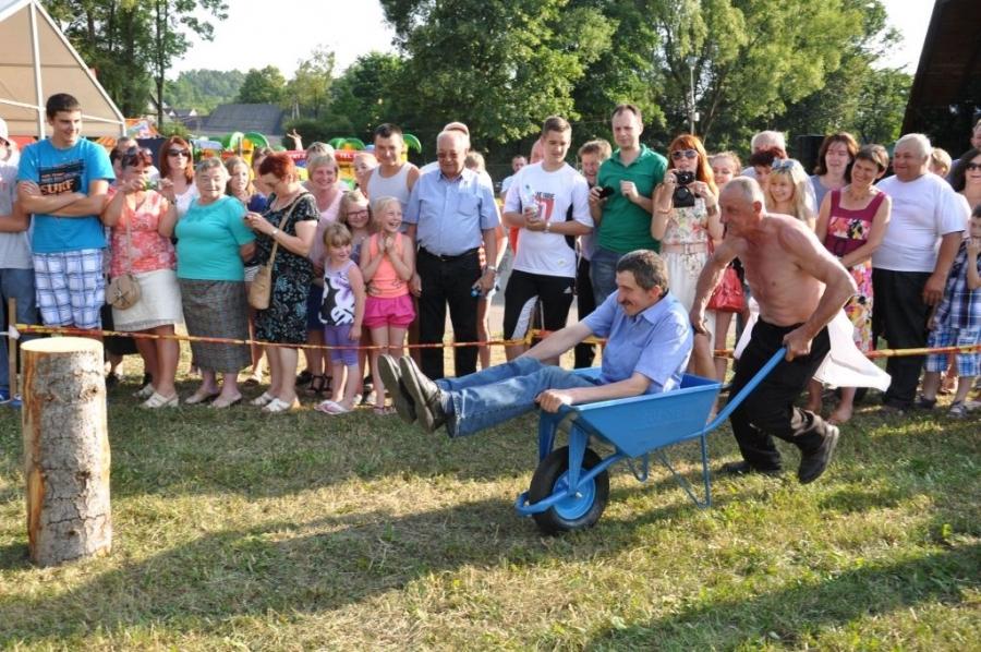 „ ŚWIĘTO DRZEWA W SIDZINIE „