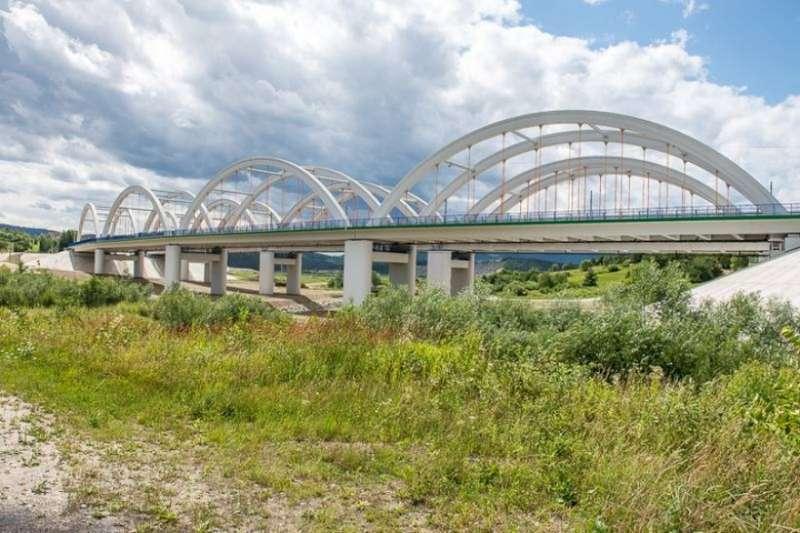 Co z tym mostem? Od pół roku stoi gotowy, ale ciągle jest nieprzejezdny