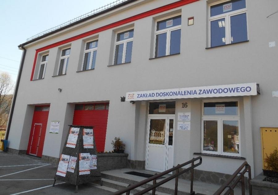 ZDOBĄDŹ ZAWÓD W SZKOLE POLICEALNEJ