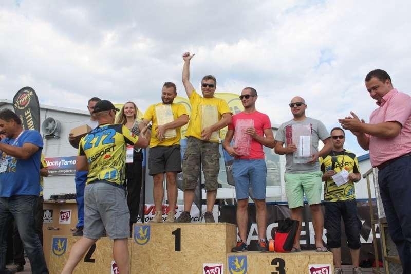 Załoga Beskidzkie4x4 na najwyższym podium w Lisiej Górze.